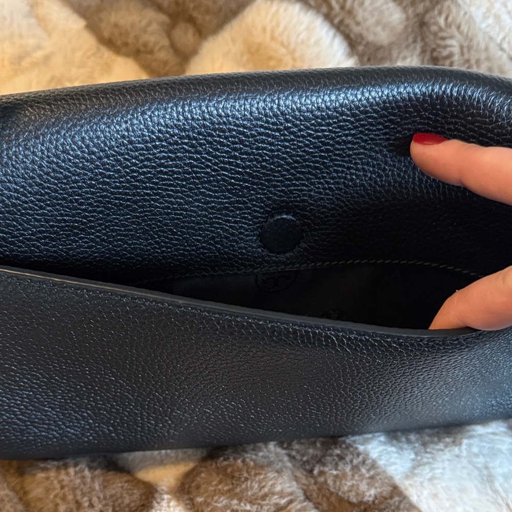 Tory Burch Black Leather Shoulder Bag - Picture 12 of 14